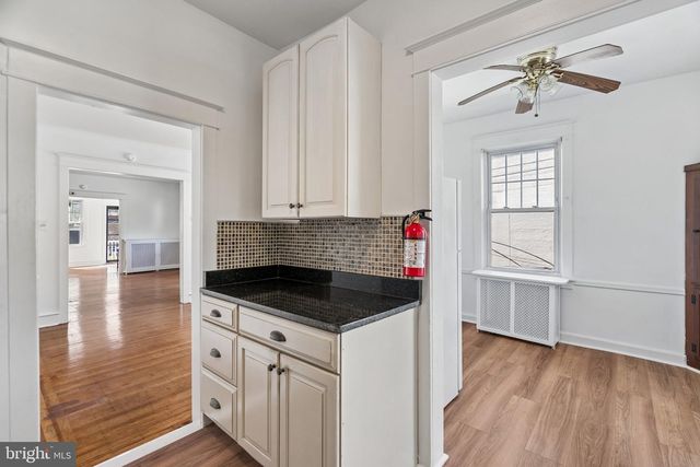 15 S WYCOMBE AVE, Lansdowne, PA 19050