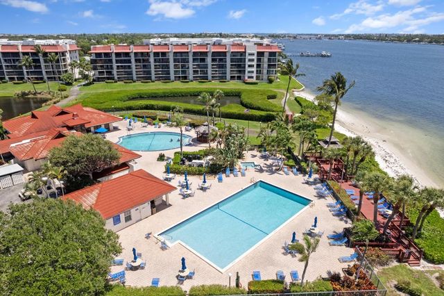 110 Half Moon Circle D1, Hypoluxo, FL 33462