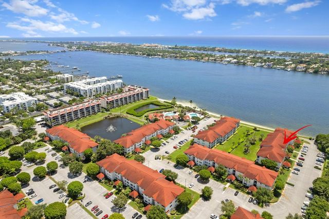 110 Half Moon Circle D1, Hypoluxo, FL 33462