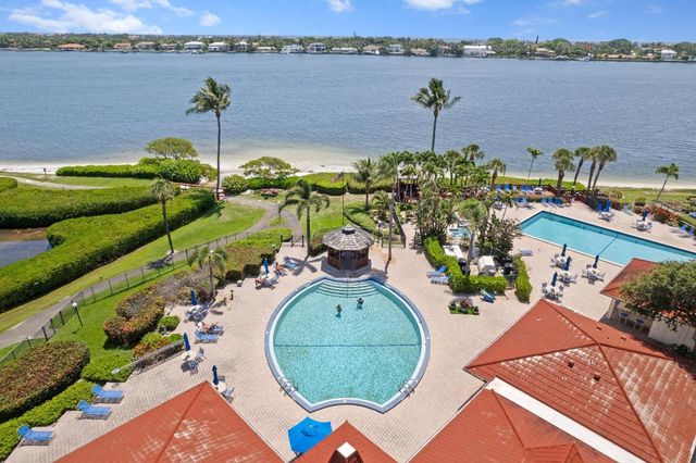 110 Half Moon Circle D1, Hypoluxo, FL 33462