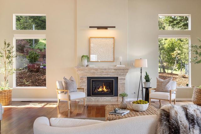 42 Clement Ct, Napa, CA 94558