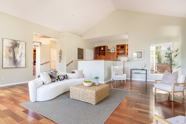 42 Clement Ct, Napa, CA 94558