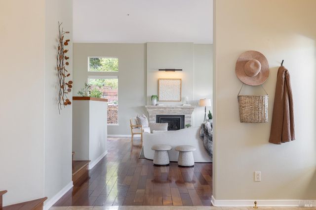 42 Clement Ct, Napa, CA 94558