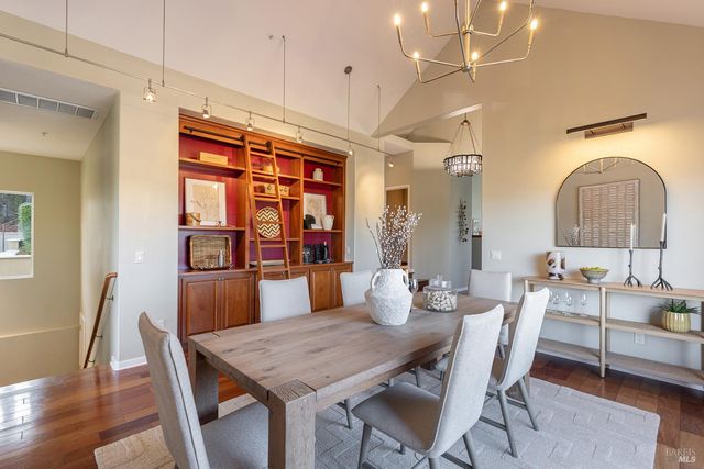 42 Clement Ct, Napa, CA 94558