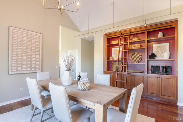 42 Clement Ct, Napa, CA 94558