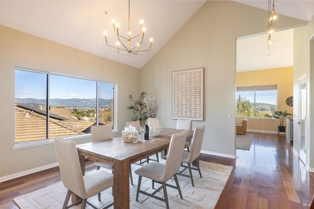 42 Clement Ct, Napa, CA 94558