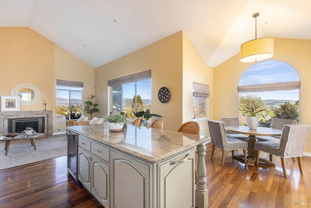 42 Clement Ct, Napa, CA 94558