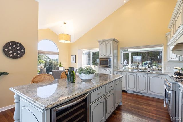 42 Clement Ct, Napa, CA 94558