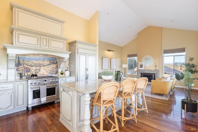 42 Clement Ct, Napa, CA 94558