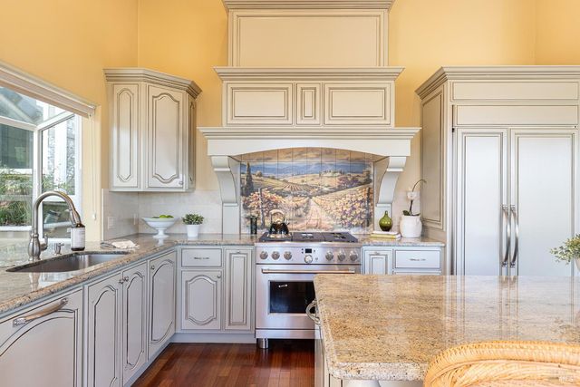 42 Clement Ct, Napa, CA 94558