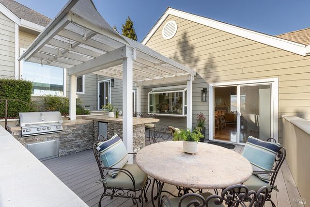 42 Clement Ct, Napa, CA 94558