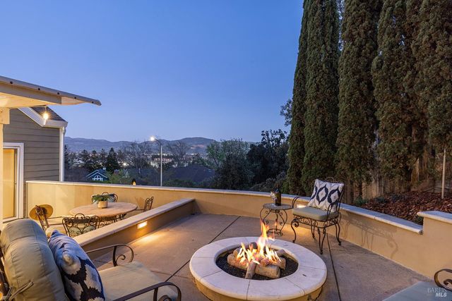 42 Clement Ct, Napa, CA 94558