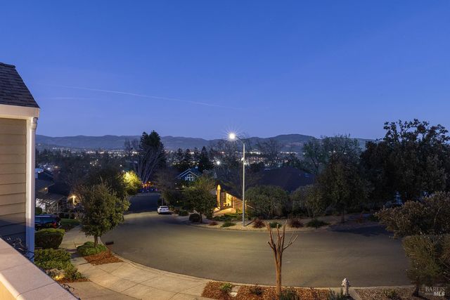 42 Clement Ct, Napa, CA 94558