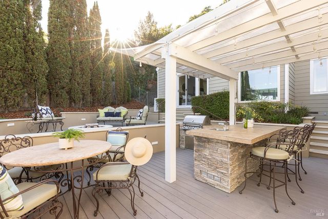 42 Clement Ct, Napa, CA 94558