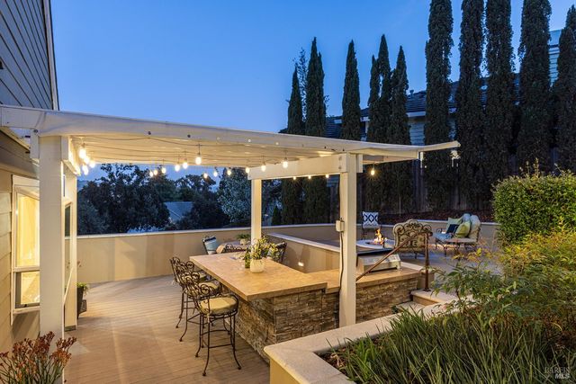 42 Clement Ct, Napa, CA 94558