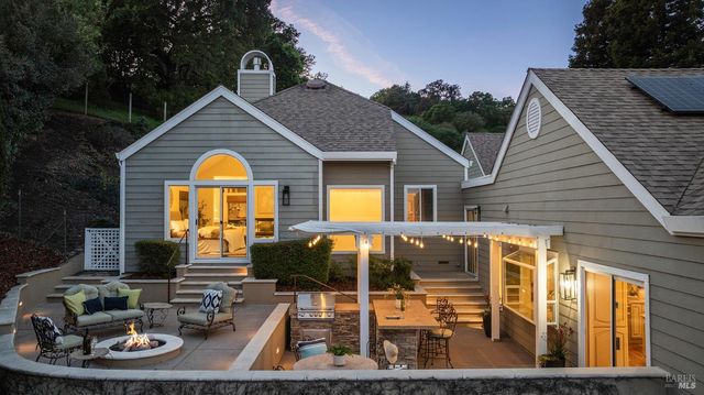 42 Clement Ct, Napa, CA 94558