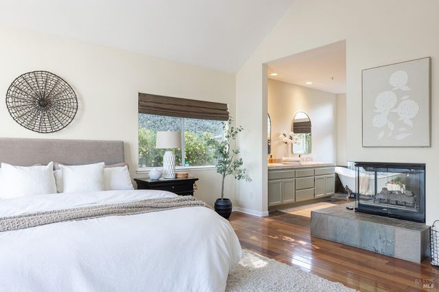 42 Clement Ct, Napa, CA 94558