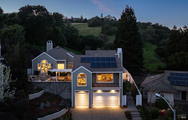 42 Clement Ct, Napa, CA 94558