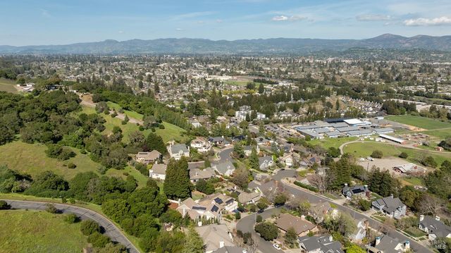 42 Clement Ct, Napa, CA 94558