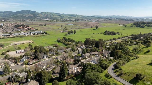 42 Clement Ct, Napa, CA 94558