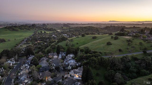 42 Clement Ct, Napa, CA 94558