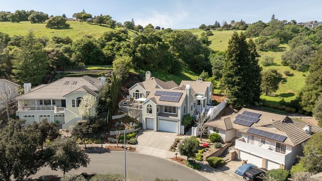 42 Clement Ct, Napa, CA 94558