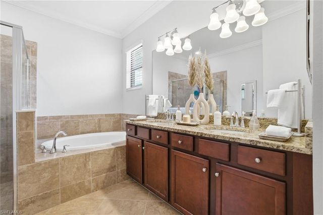 9216 Woodhurst DR, Naples, FL 34120