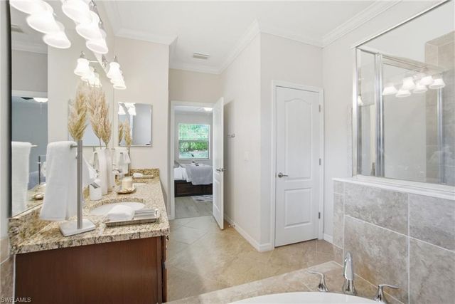 9216 Woodhurst DR, Naples, FL 34120