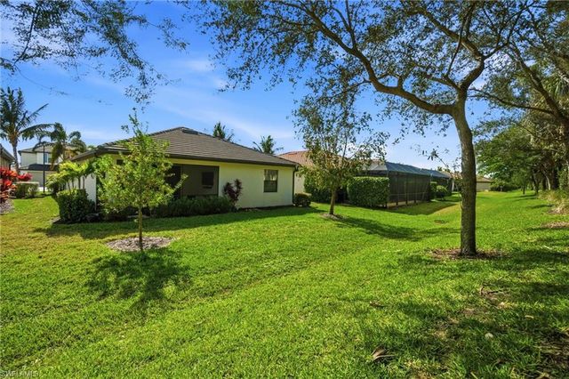 9216 Woodhurst DR, Naples, FL 34120