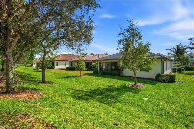 9216 Woodhurst DR, Naples, FL 34120