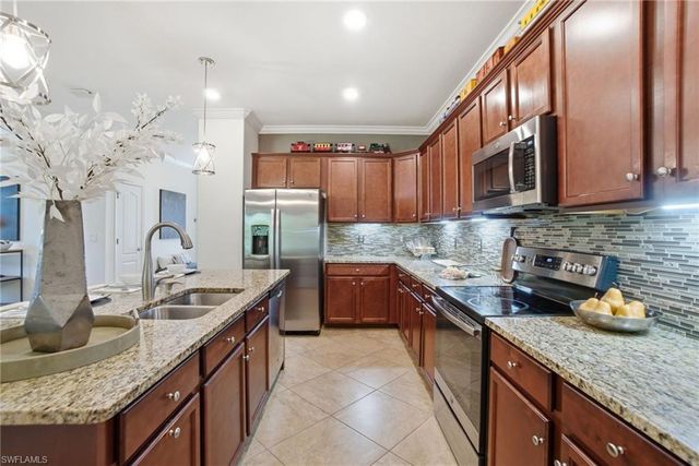 9216 Woodhurst DR, Naples, FL 34120