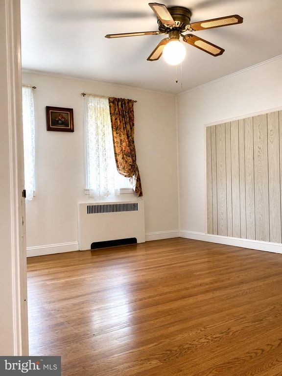Image 11 of property listing at 1547 LOCHWOOD RD, Baltimore, MD 21218