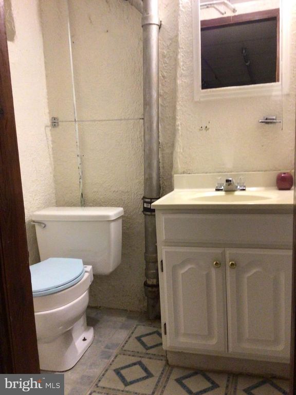 Image 29 of property listing at 1547 LOCHWOOD RD, Baltimore, MD 21218