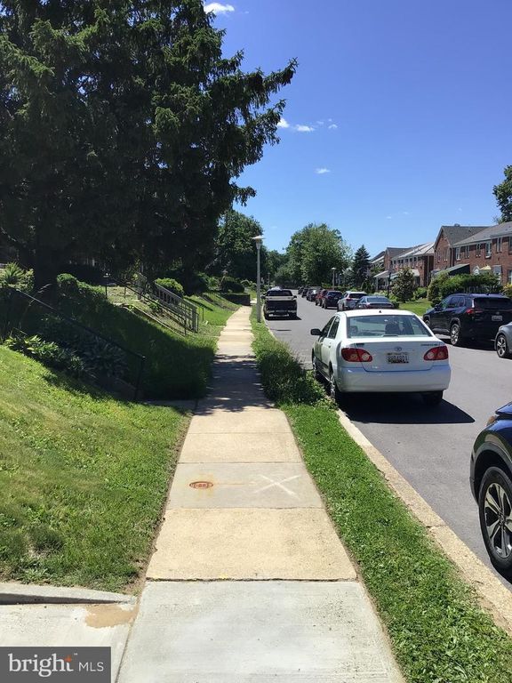 Image 4 of property listing at 1547 LOCHWOOD RD, Baltimore, MD 21218