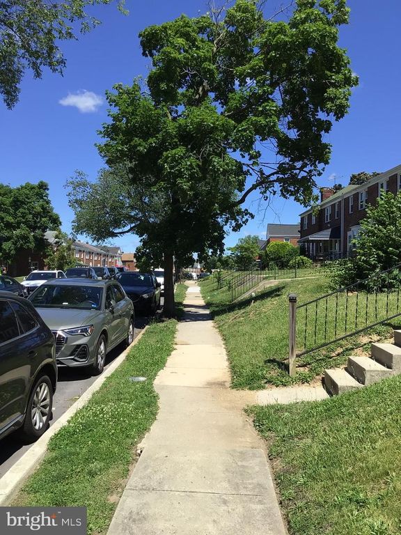Image 5 of property listing at 1547 LOCHWOOD RD, Baltimore, MD 21218