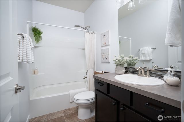 386 Grennan Lane N, Enumclaw, WA 98022