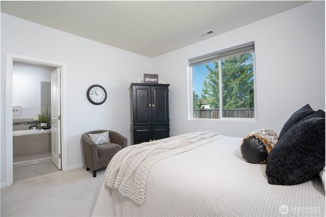 386 Grennan Lane N, Enumclaw, WA 98022