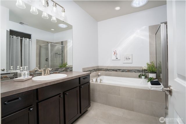 386 Grennan Lane N, Enumclaw, WA 98022