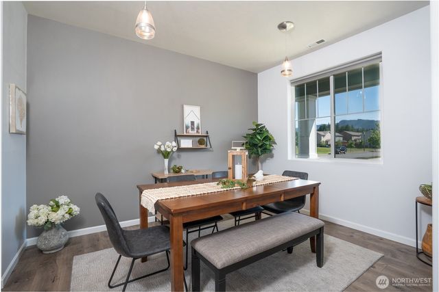 386 Grennan Lane N, Enumclaw, WA 98022