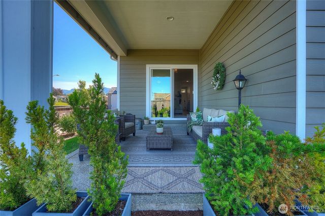 386 Grennan Lane N, Enumclaw, WA 98022