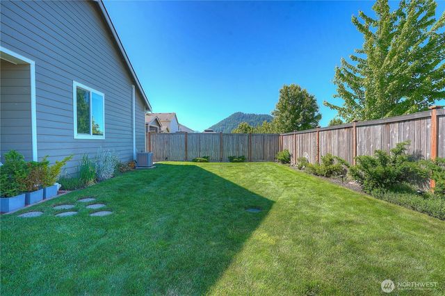 386 Grennan Lane N, Enumclaw, WA 98022