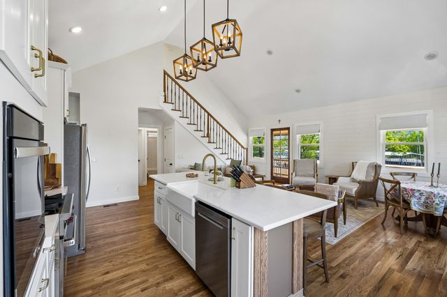 1806 Riverside Rd, Old Hickory, TN 37138