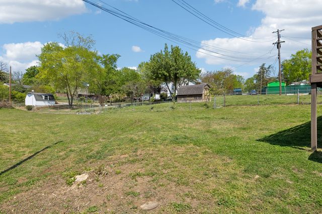 1806 Riverside Rd, Old Hickory, TN 37138