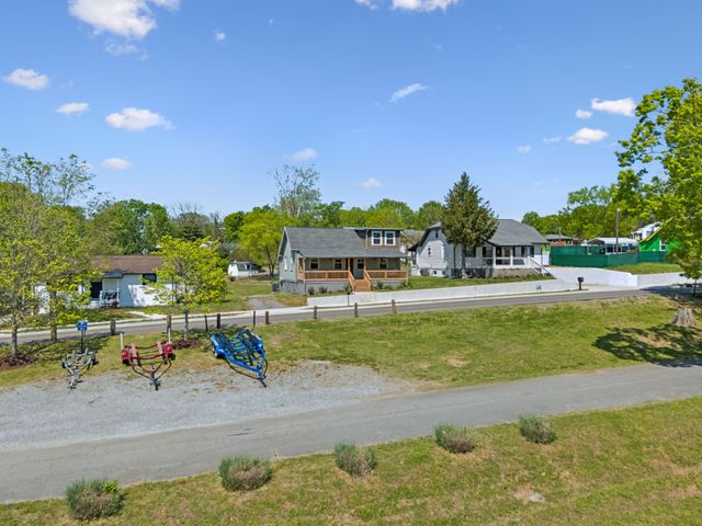 1806 Riverside Rd, Old Hickory, TN 37138