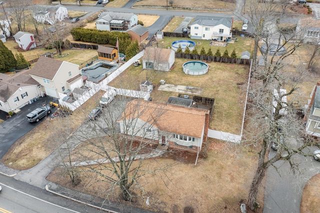 437 Lowell St, Peabody, MA 01960