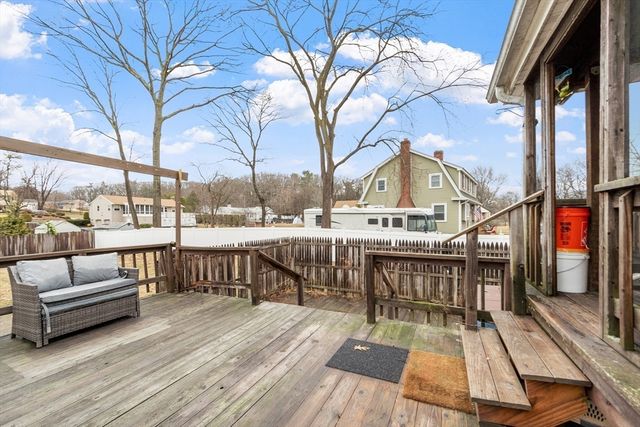 437 Lowell St, Peabody, MA 01960