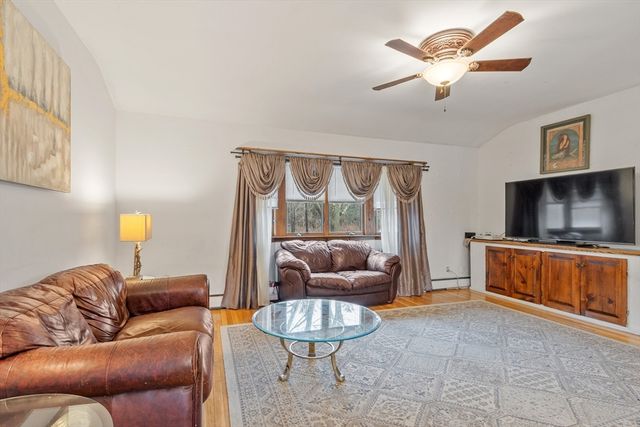 437 Lowell St, Peabody, MA 01960