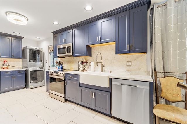 437 Lowell St, Peabody, MA 01960