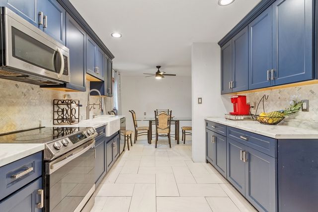 437 Lowell St, Peabody, MA 01960