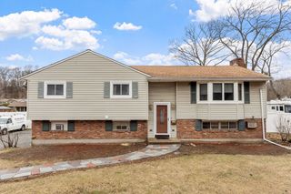 437 Lowell St, Peabody, MA 01960
